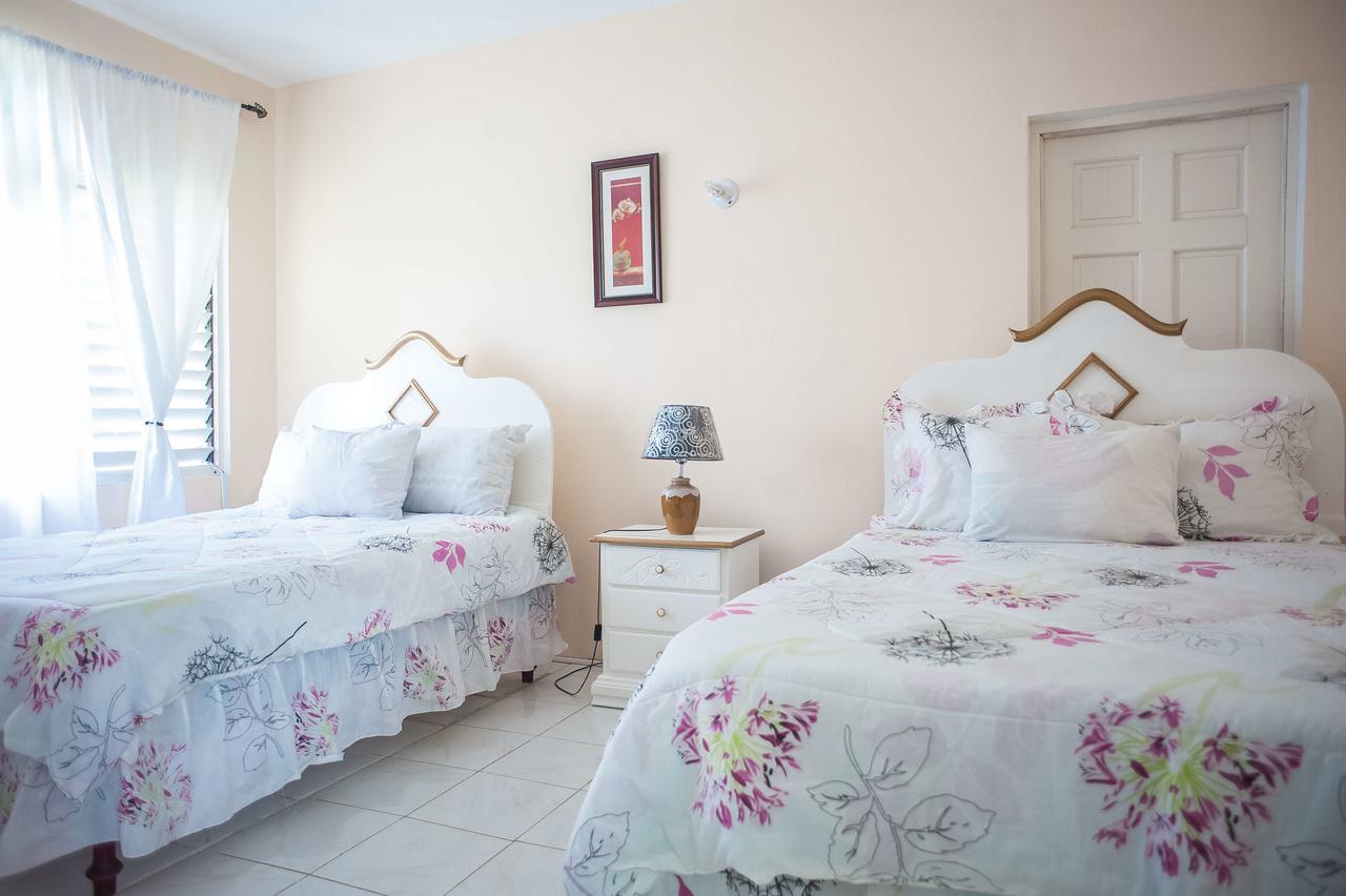 Diamond Villa Guest House Montego Bay Eksteriør billede